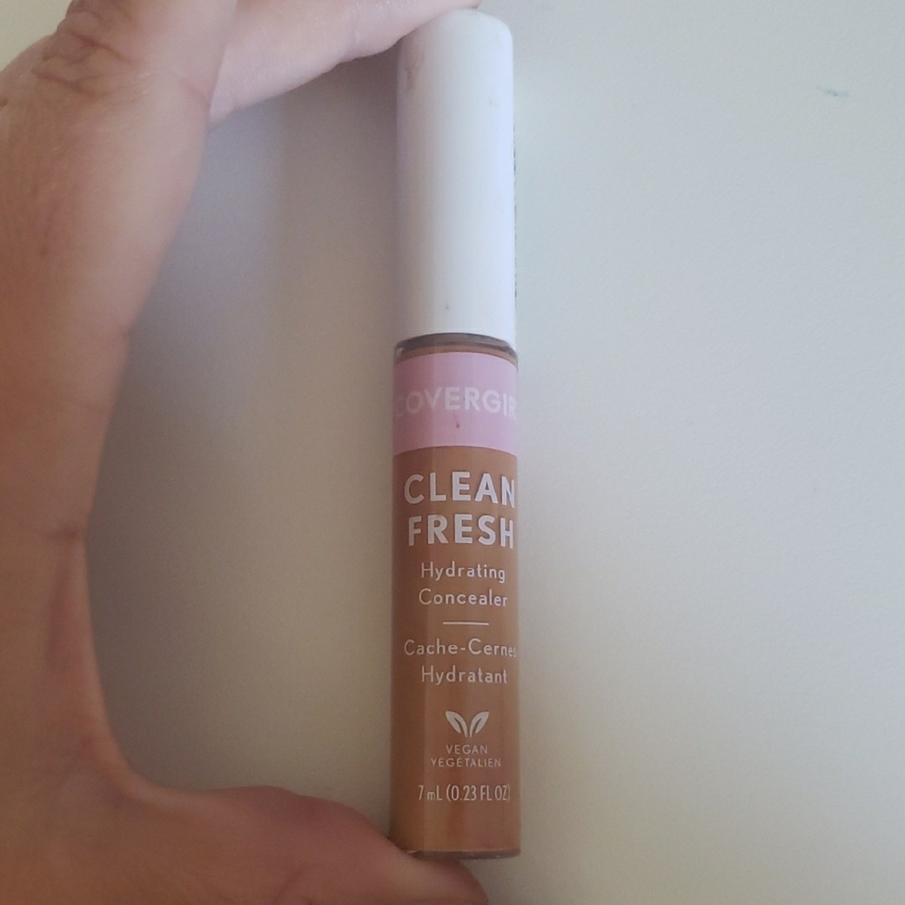 COVERGIRL Clean Fresh Hydrating Concealer - Brown